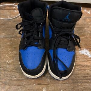 Air Jordan retro 1s boys size 6.5Y royal blue black